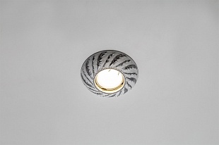 CAST 77 Chrome